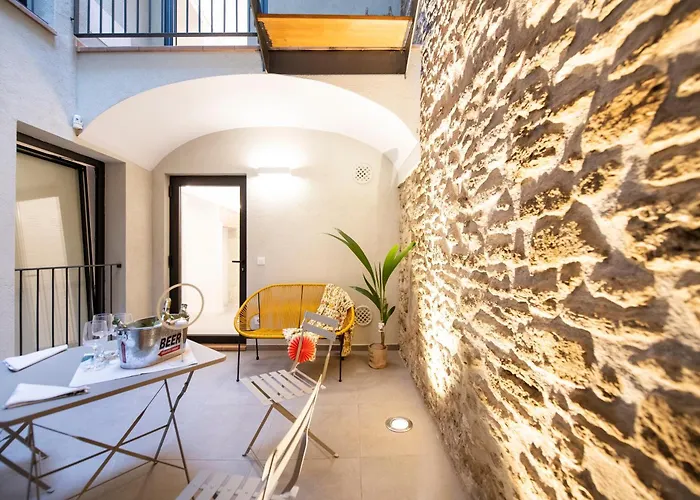 Apartament Planeses *