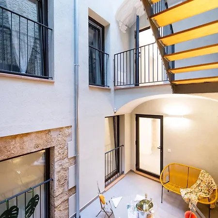 Apartament Planeses *