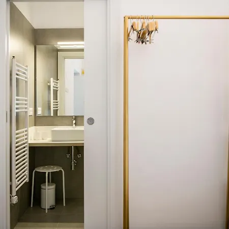 Apartament Planeses